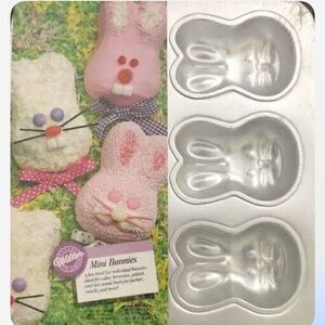 Set 3 Wilton Theme Baking Pans